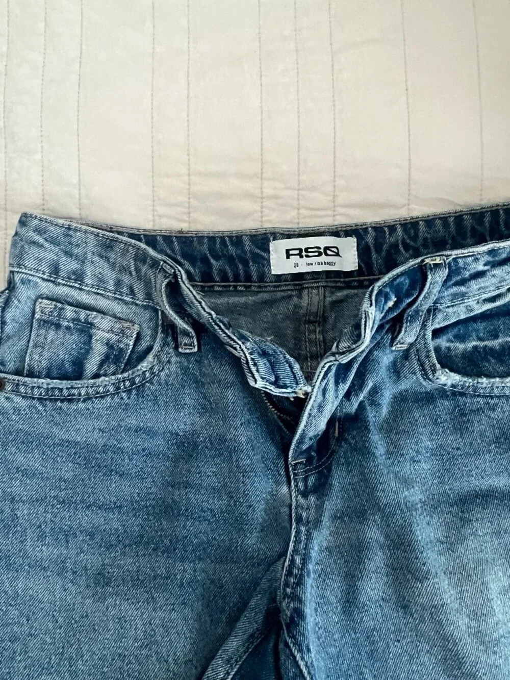 RSQ Low Rise Baggy Denim Shorts Light Wash Raw Hem Size 23
